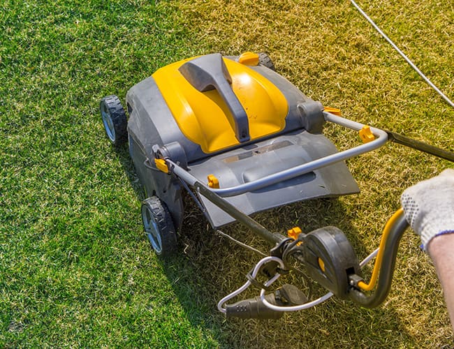 Lawn aeration machine